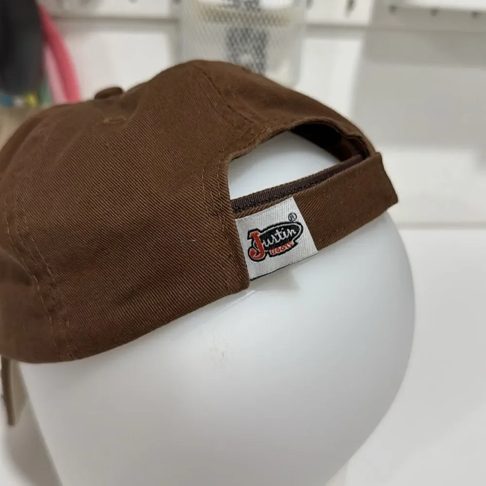 Justin Boots Chocolate Brown Embroidered Cap EUC